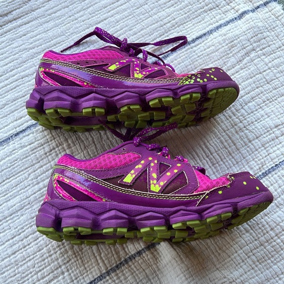 New balance glow in the dark sneakers worn twice - Picture 3 of 5